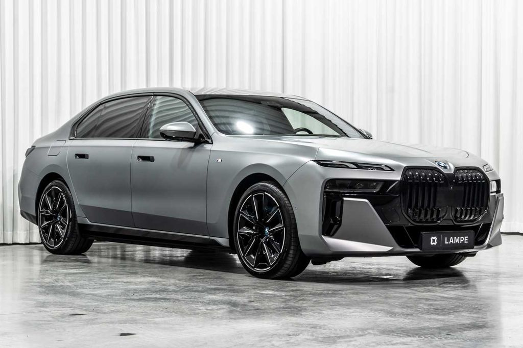 BMW i7 2023