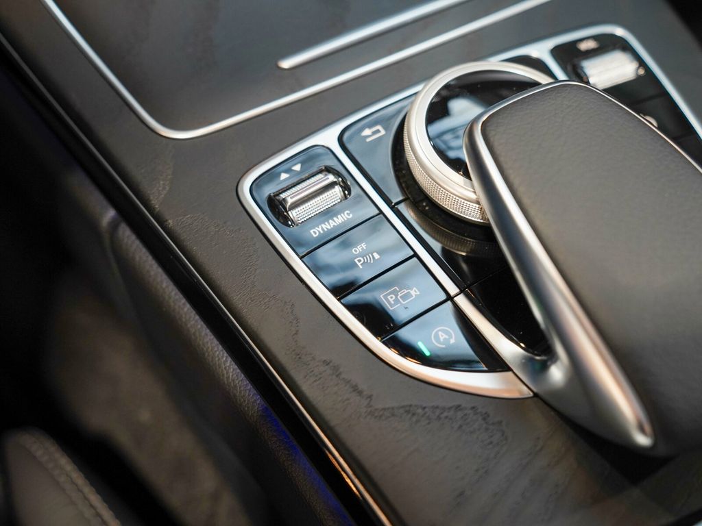 Mercedes-Benz C 300 2021