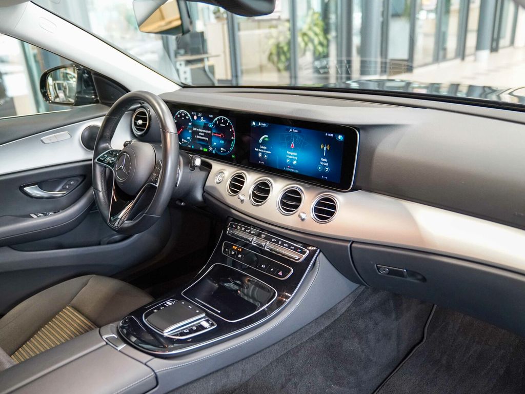 Mercedes-Benz E 300 2022