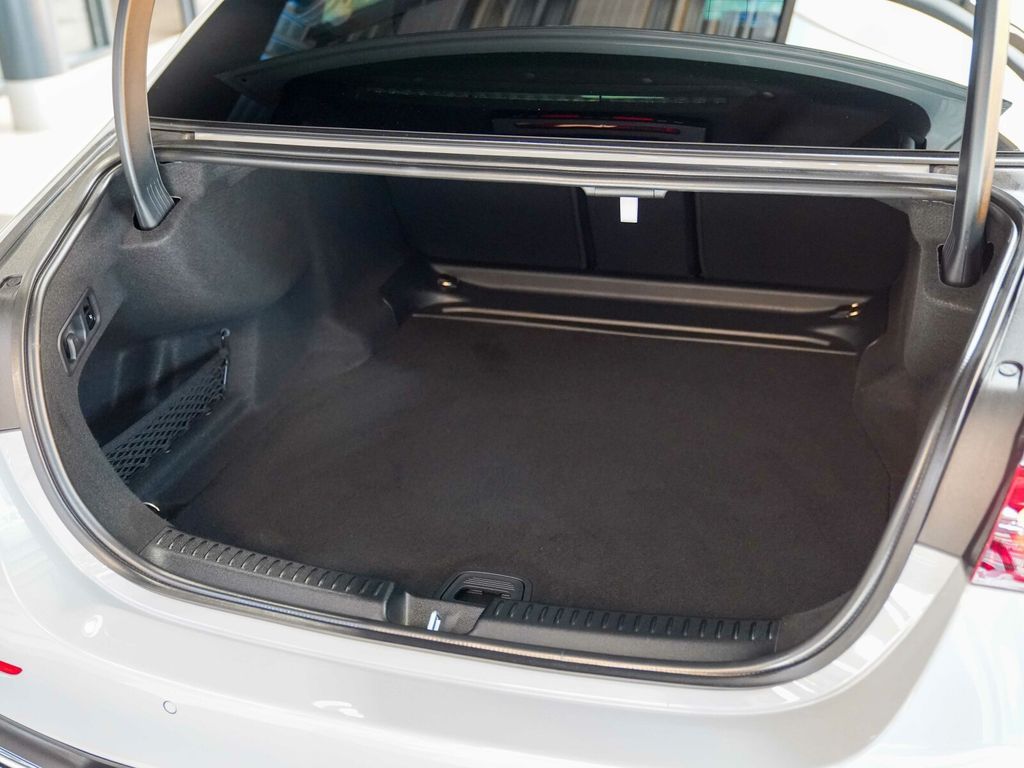 Mercedes-Benz E 220 2024