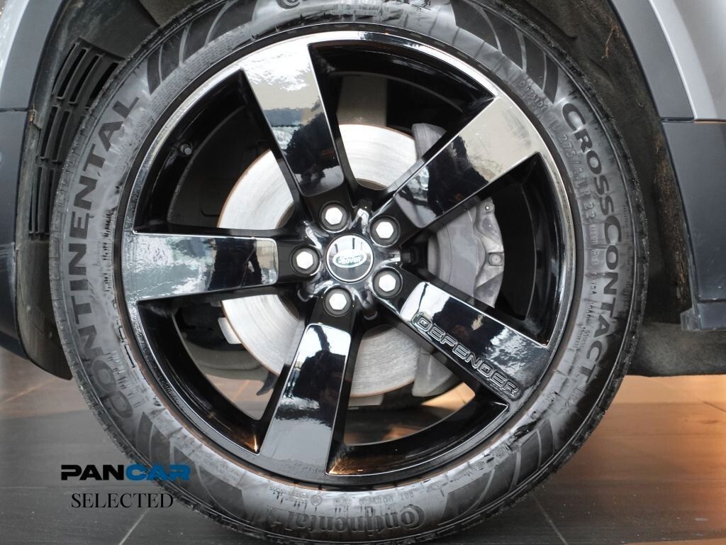 Land Rover Defender 2023