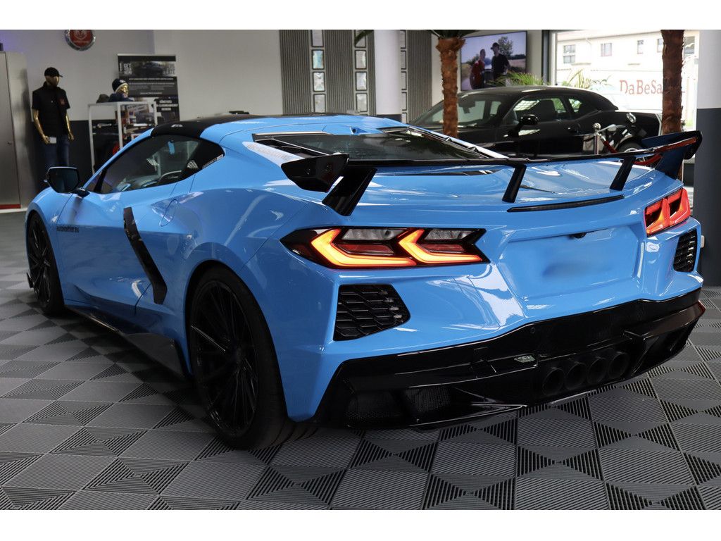 Corvette C8