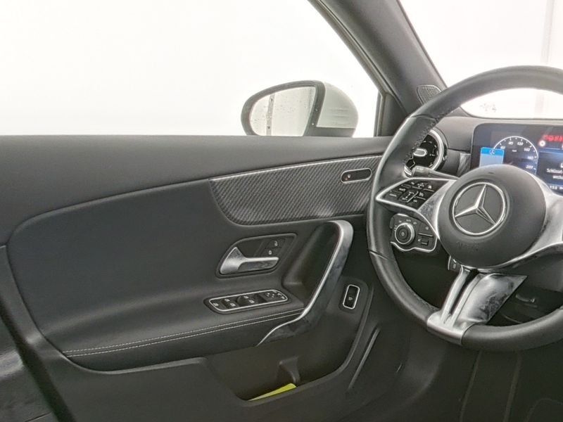 Mercedes-Benz A 180 2024