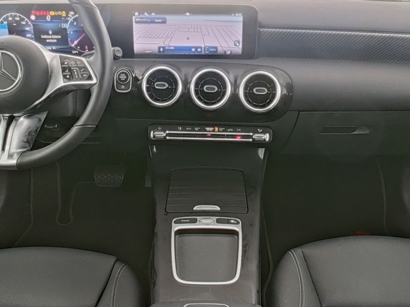 Mercedes-Benz A 180 2024