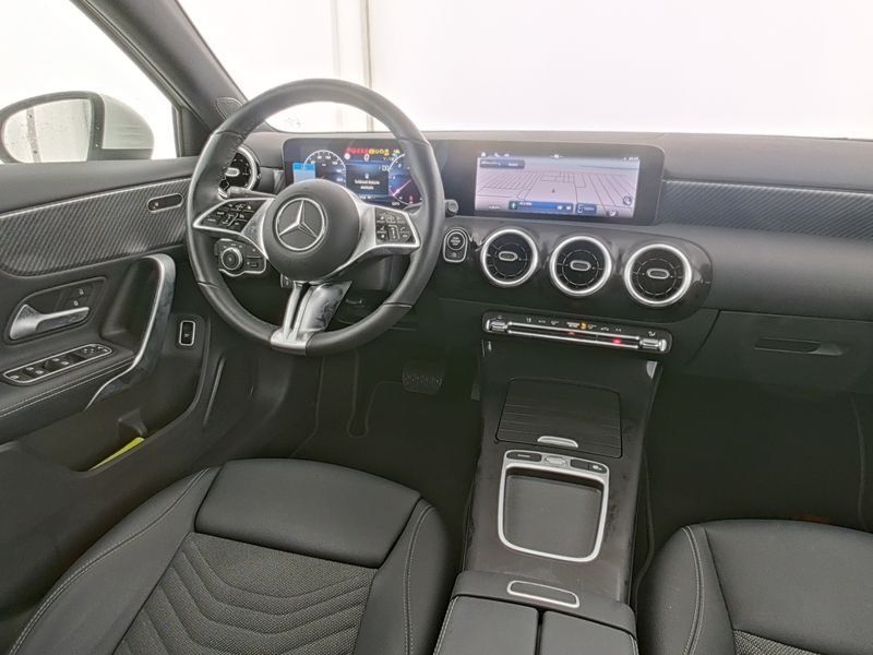 Mercedes-Benz A 180 2024