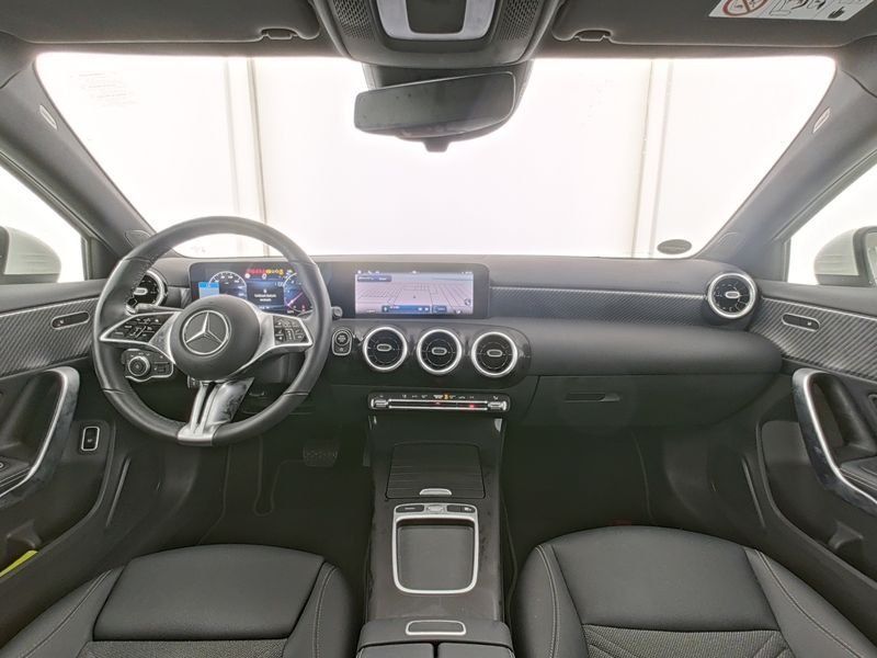 Mercedes-Benz A 180 2024