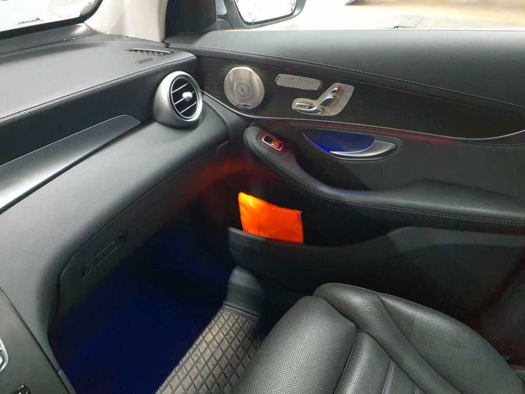 Mercedes-Benz GLC 300 2021
