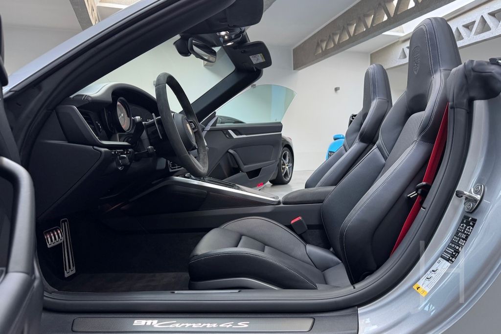 Porsche 992 2021