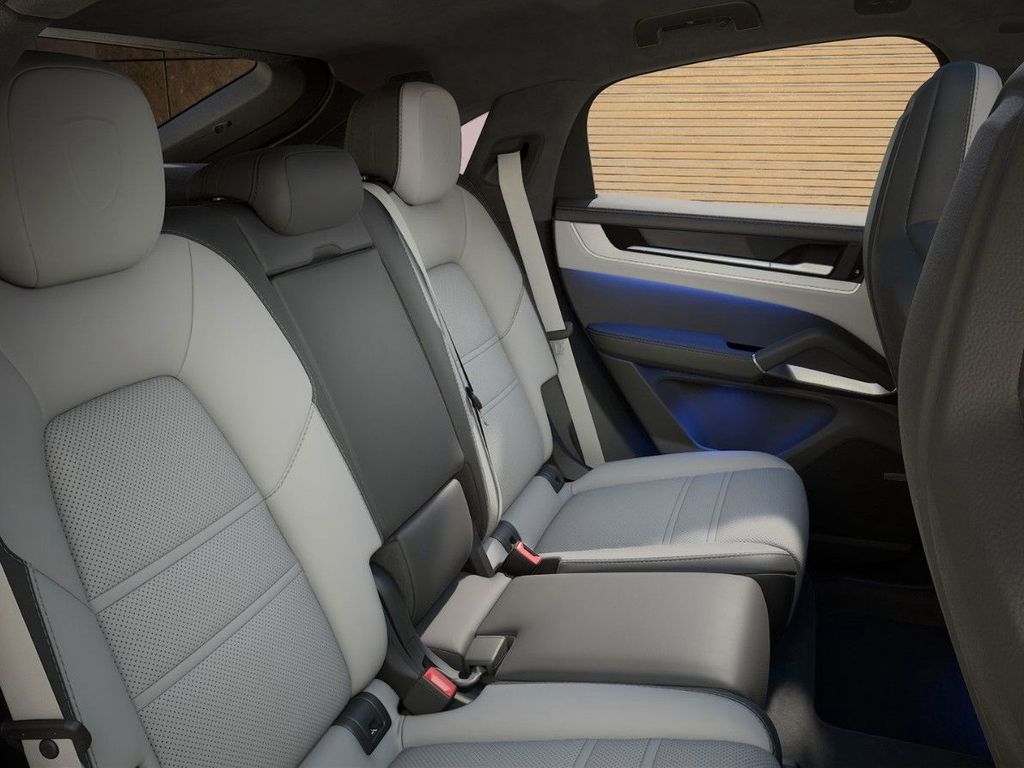 Porsche Cayenne 2025