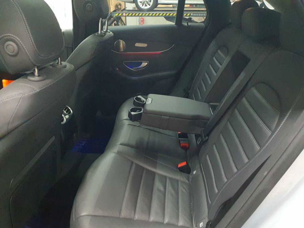 Mercedes-Benz GLC 300 2021