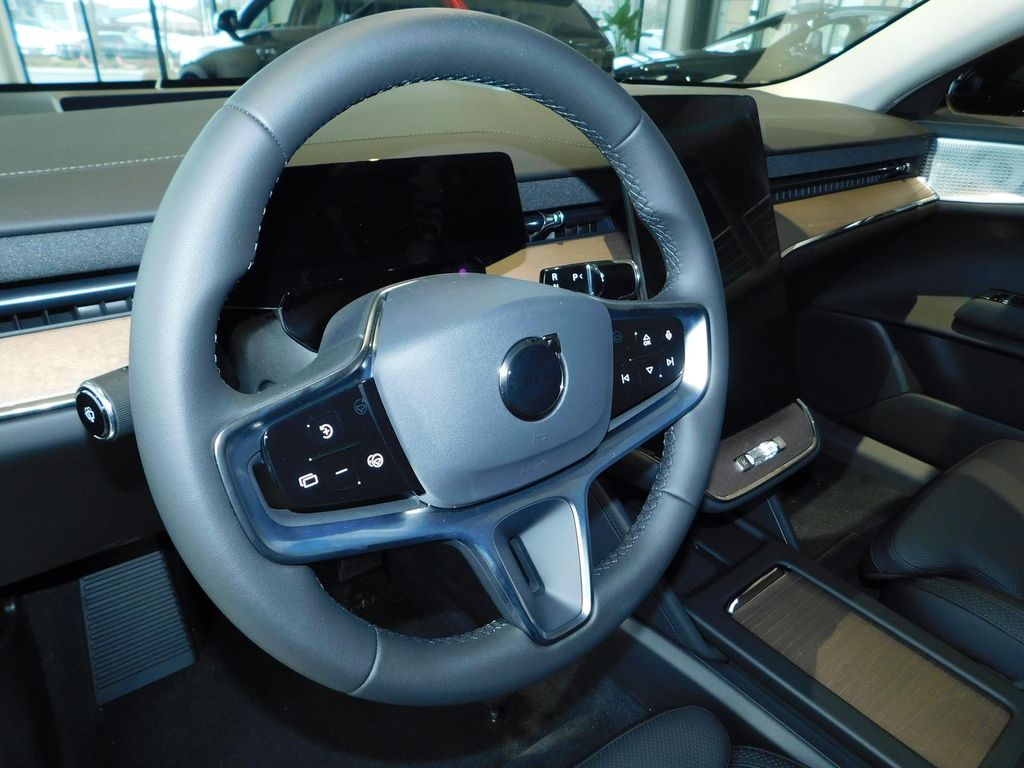 Volvo ES90