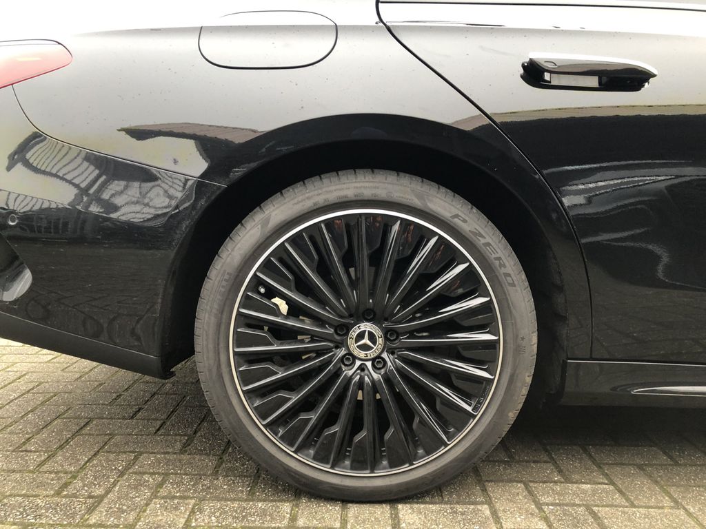 Mercedes-Benz E 300 2025