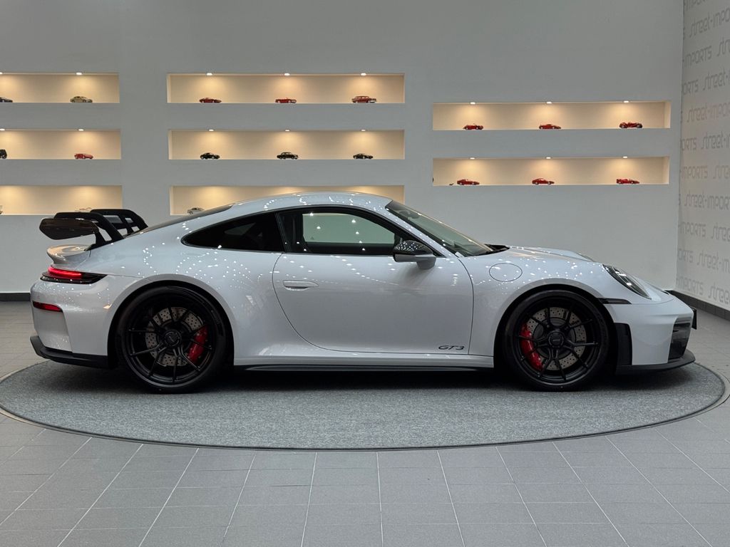 Porsche 992 2025