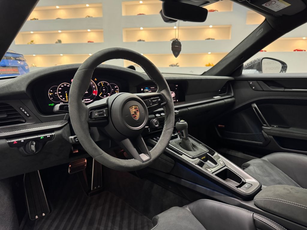 Porsche 992 2025