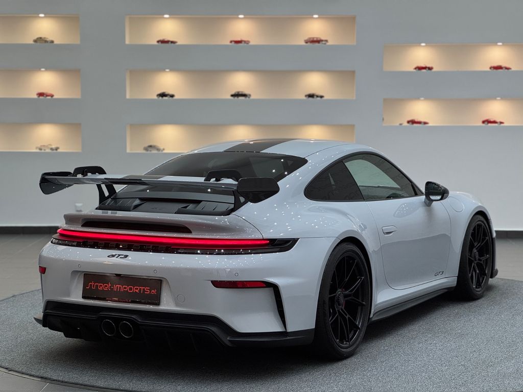 Porsche 992 2025