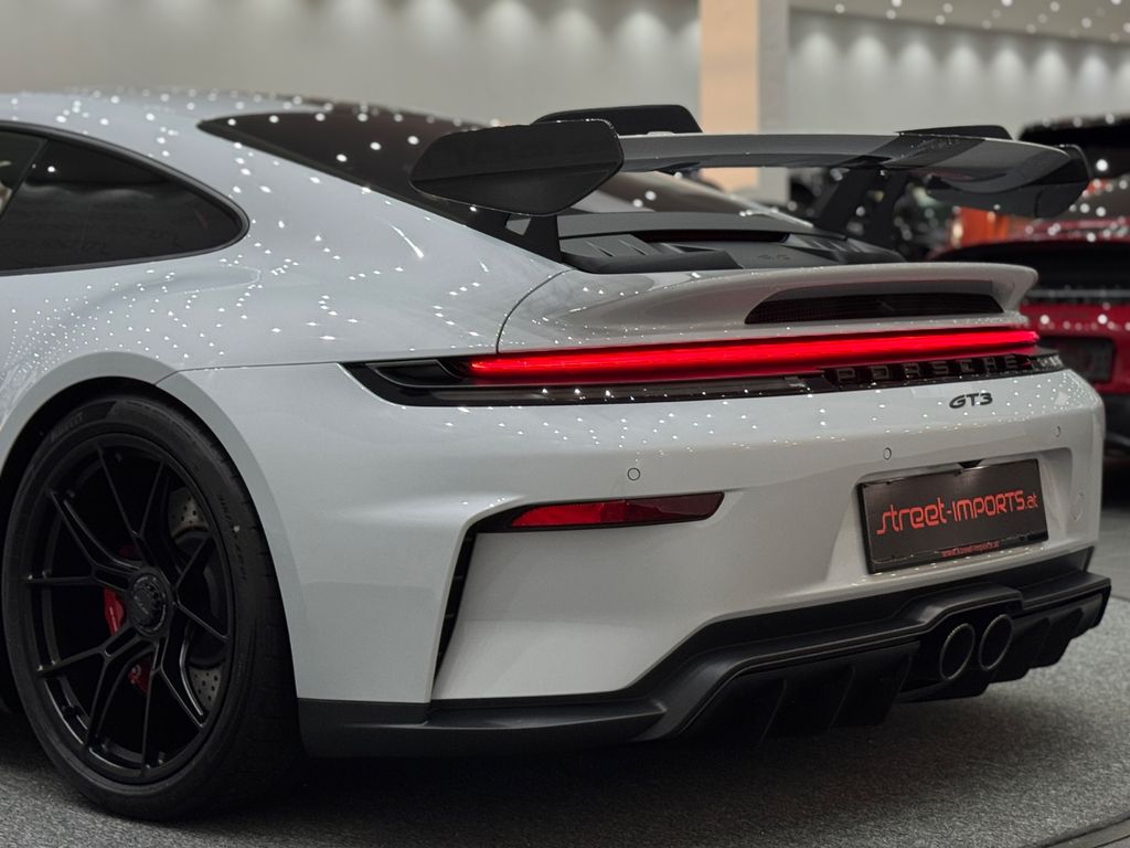 Porsche 992 2025