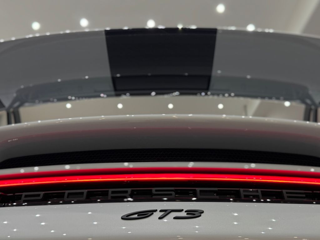 Porsche 992 2025