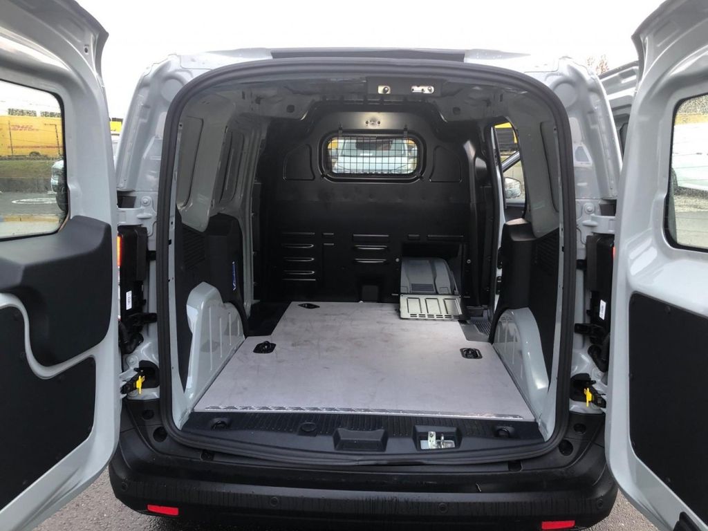 Ford Transit Courier 2025