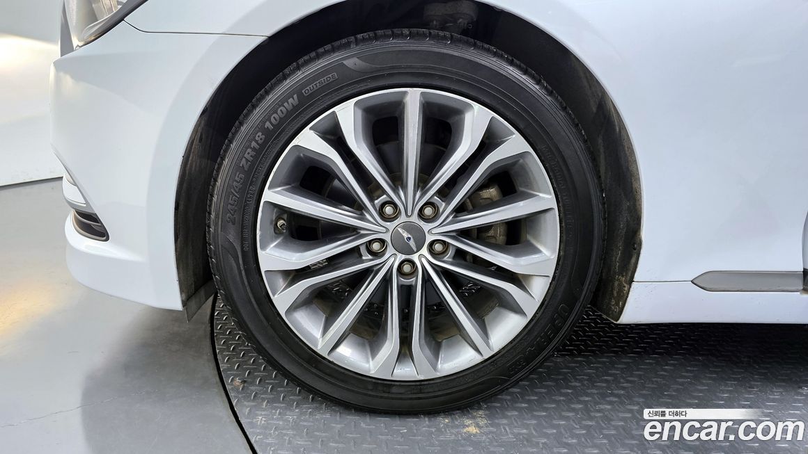 Hyundai Genesis 2016