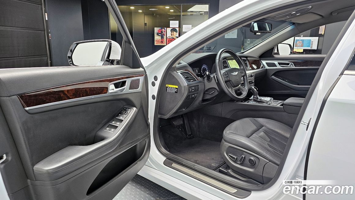 Hyundai Genesis 2016