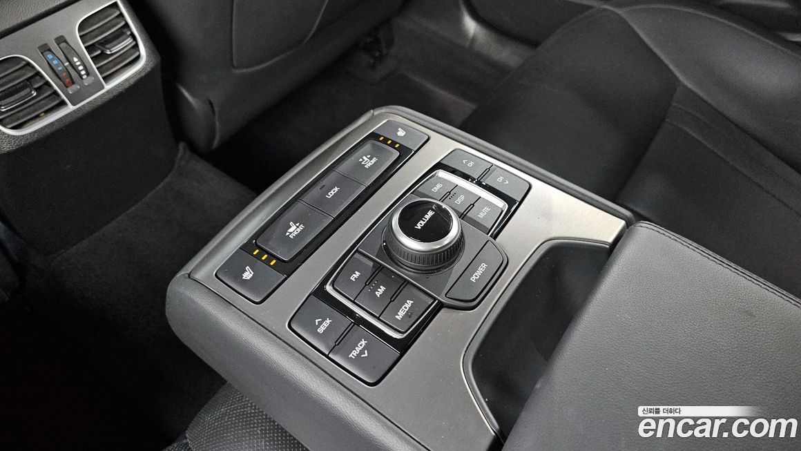 Hyundai Genesis 2016