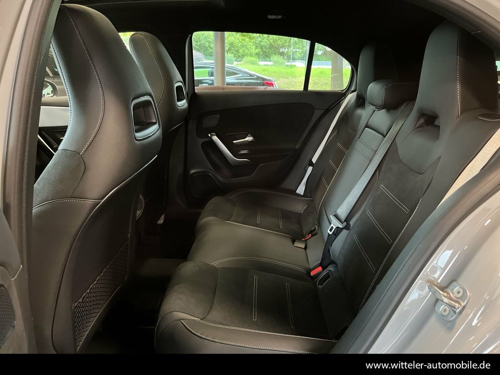 Mercedes-Benz A 180 2025