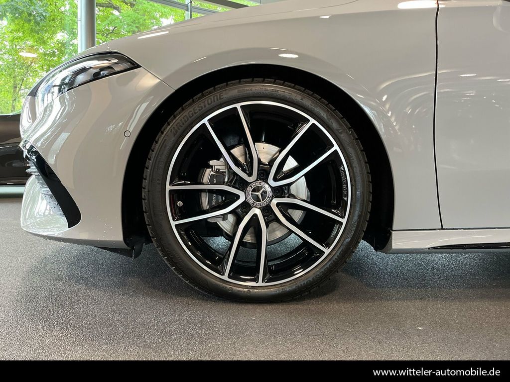 Mercedes-Benz A 180 2025