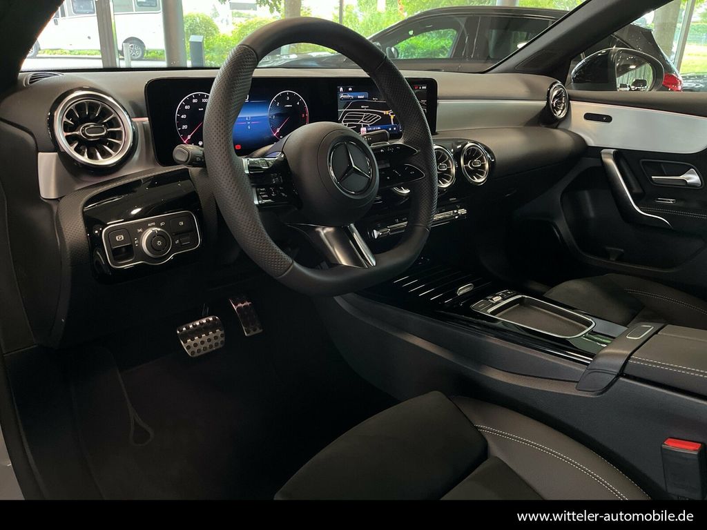 Mercedes-Benz A 180 2025