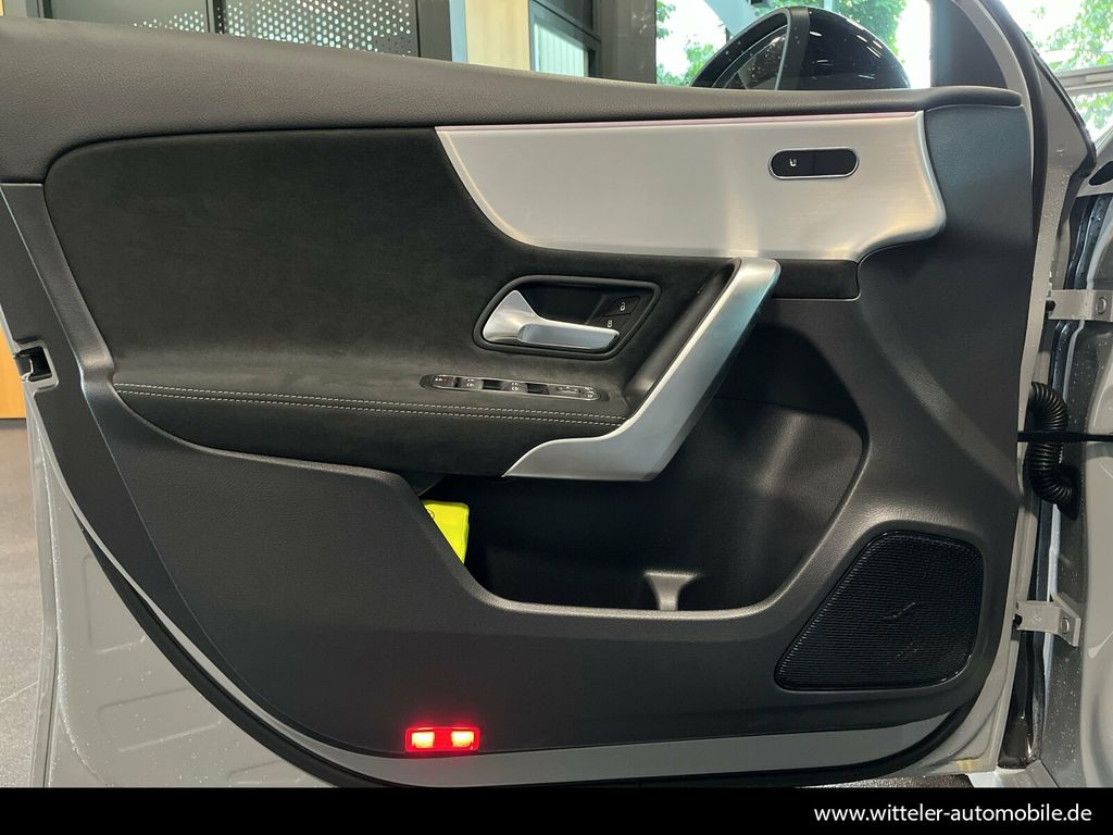 Mercedes-Benz A 180 2025