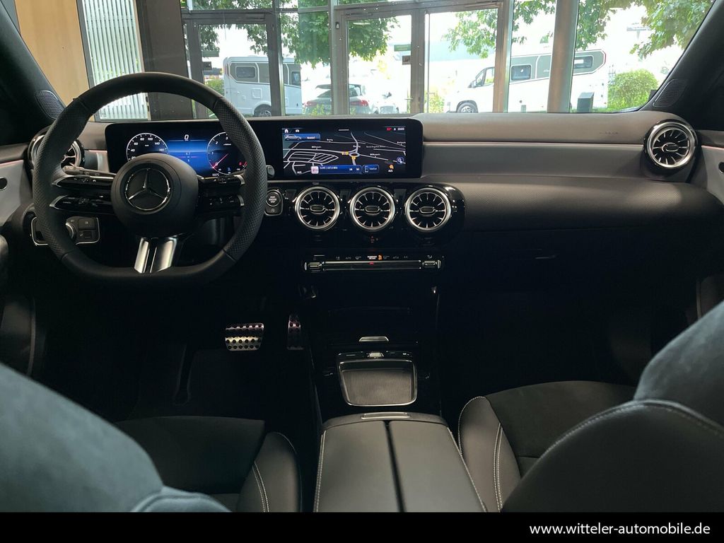 Mercedes-Benz A 180 2025