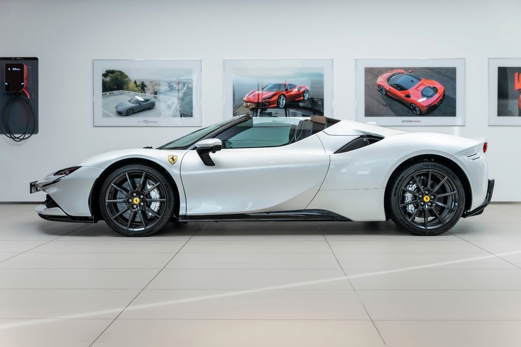 Ferrari SF90 2024