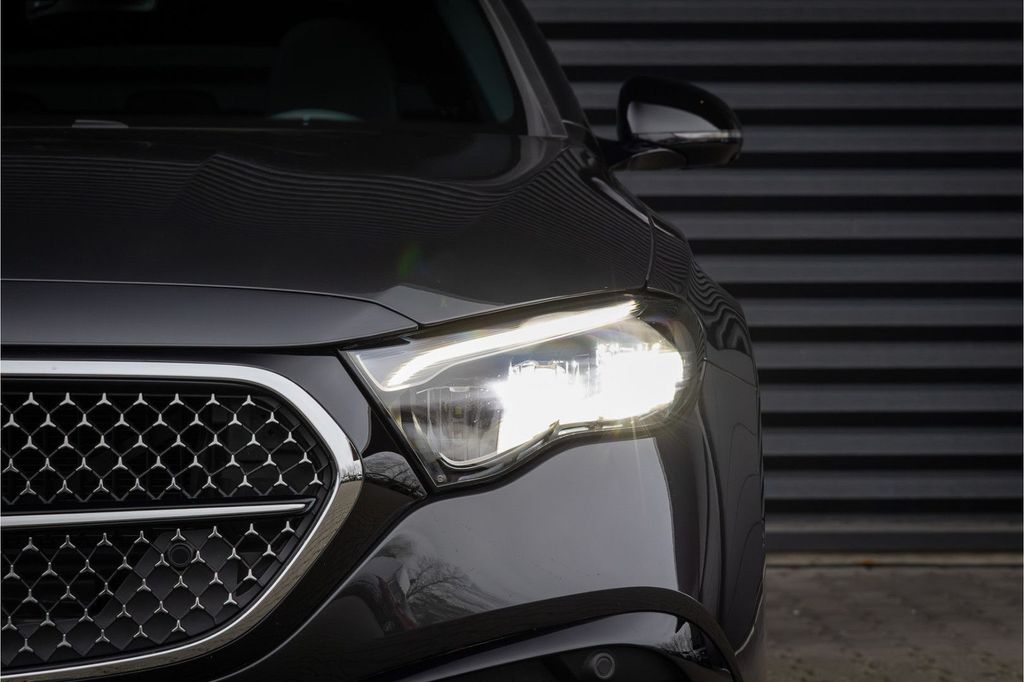 Mercedes-Benz E 220 2025