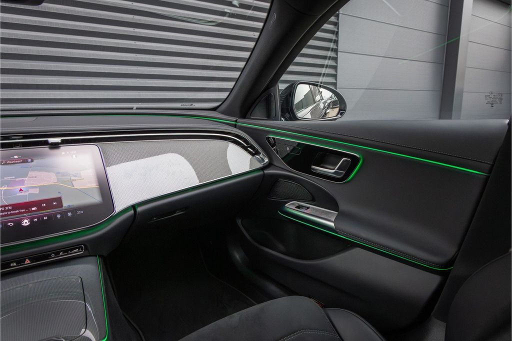 Mercedes-Benz E 220 2025