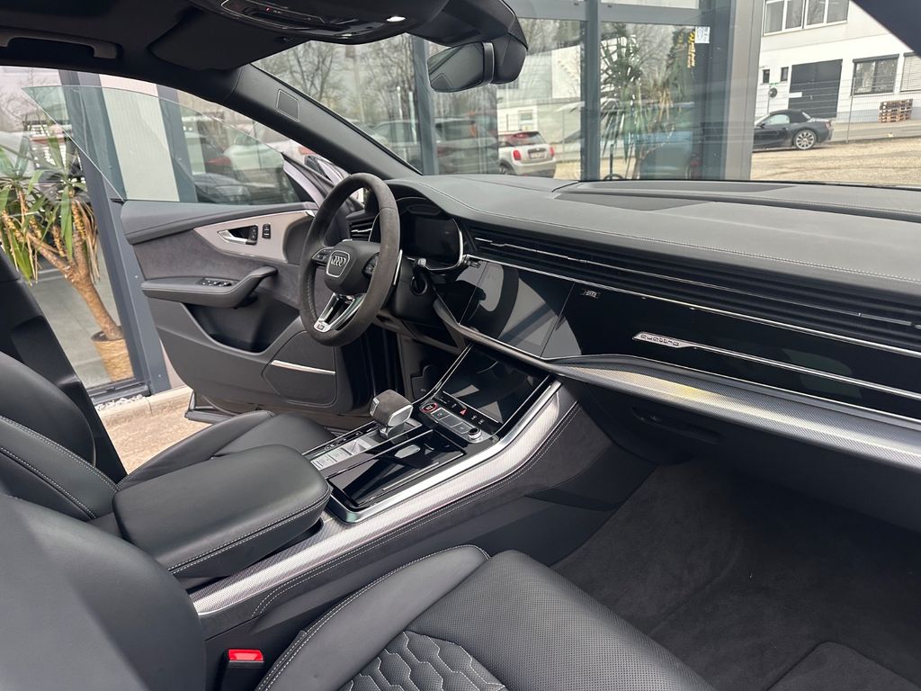 Audi RSQ8 2024
