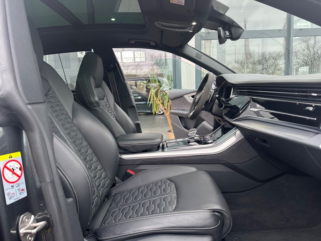 Audi RSQ8 2024