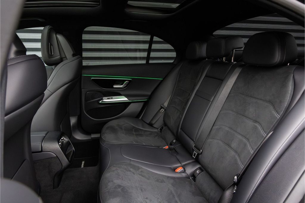 Mercedes-Benz E 220 2025