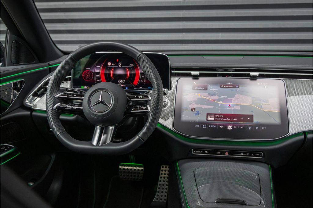 Mercedes-Benz E 220 2025