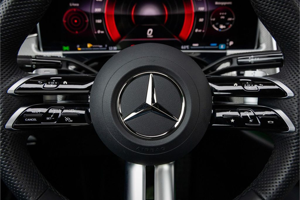 Mercedes-Benz E 220 2025