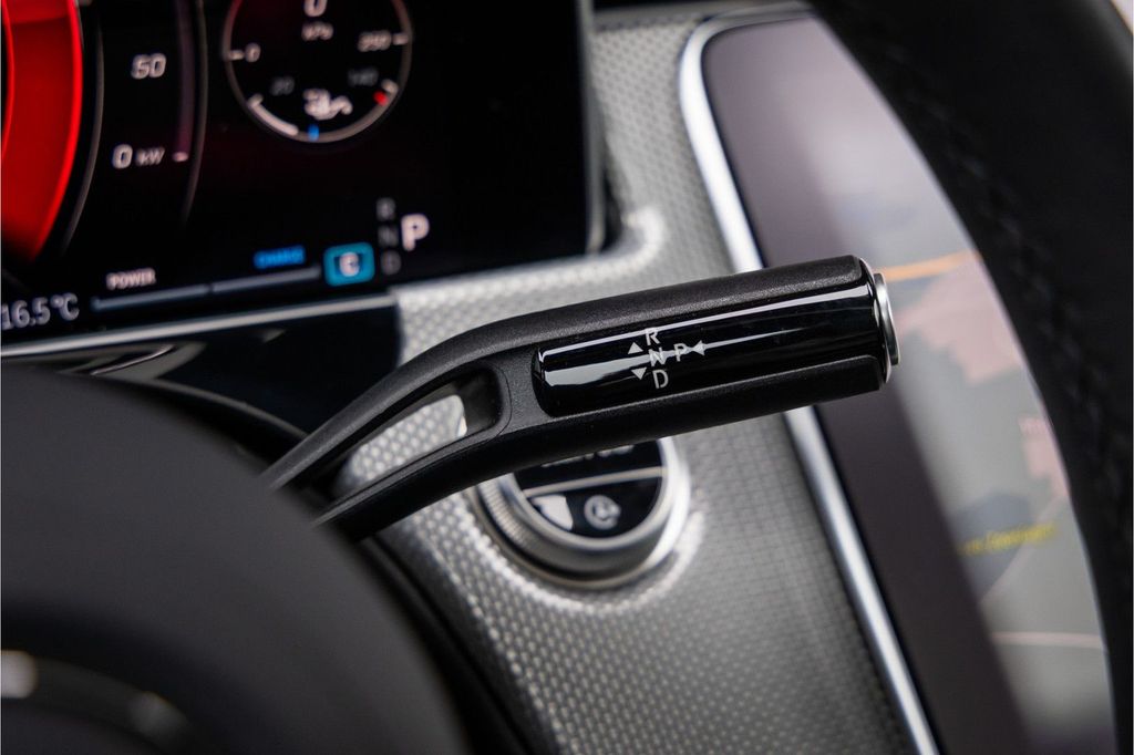 Mercedes-Benz E 220 2025