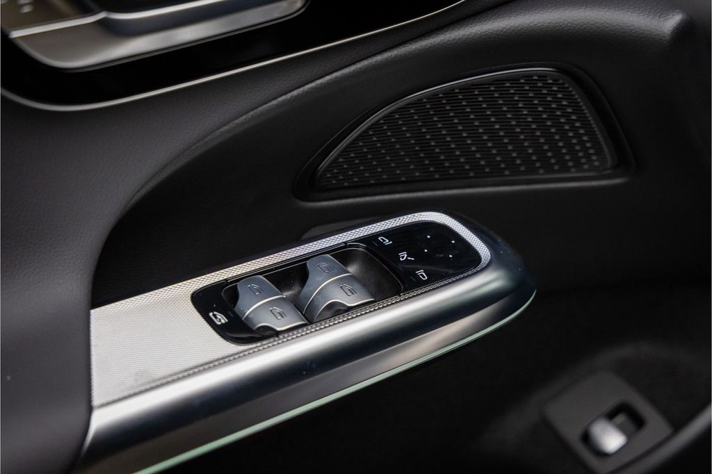 Mercedes-Benz E 220 2025