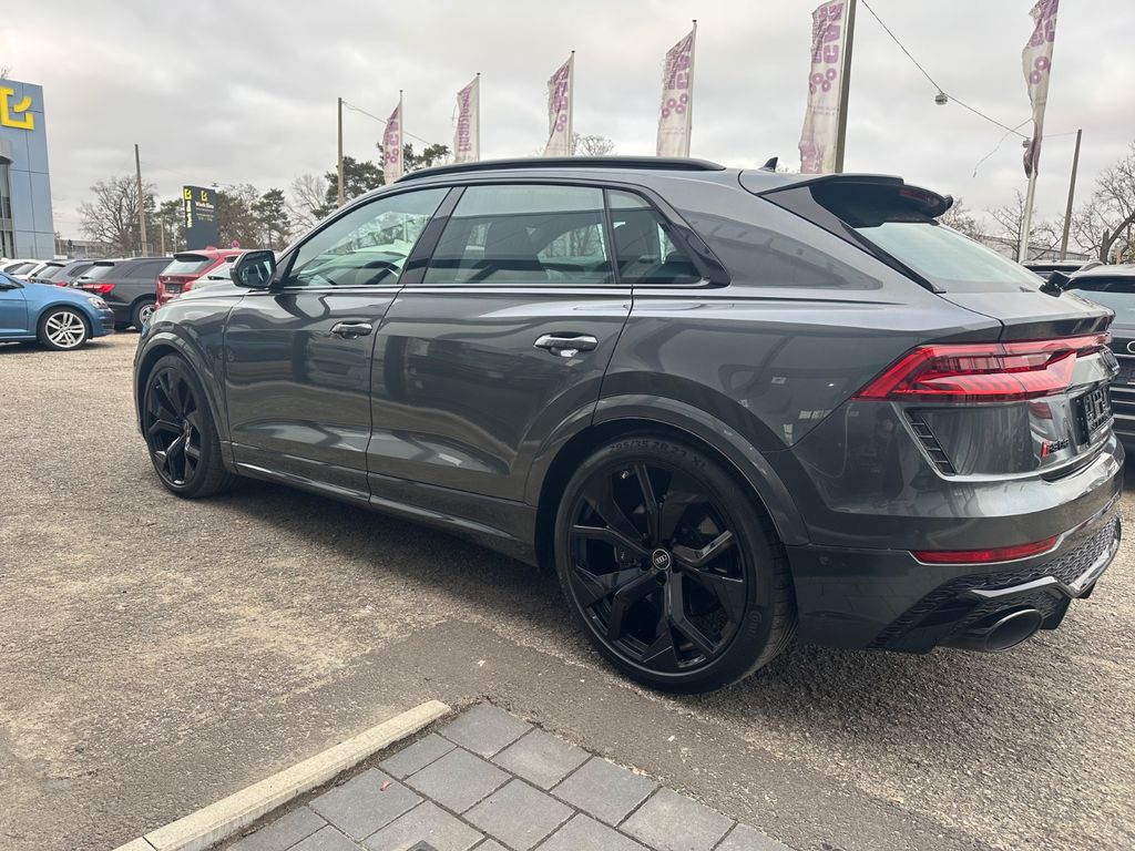 Audi RSQ8 2024