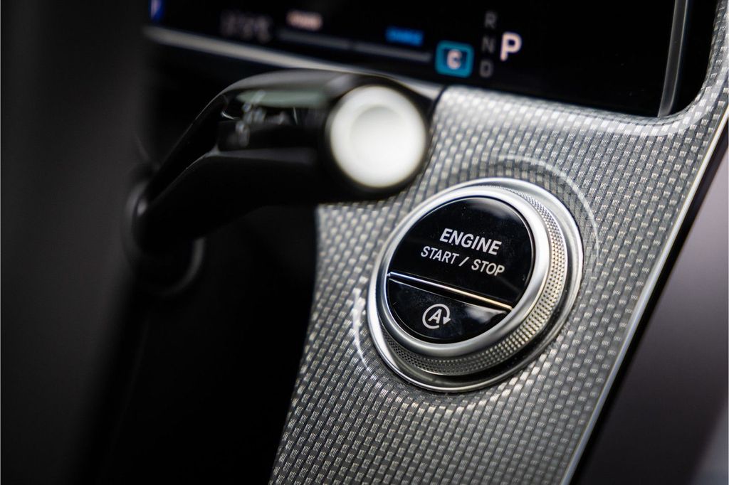 Mercedes-Benz E 220 2025