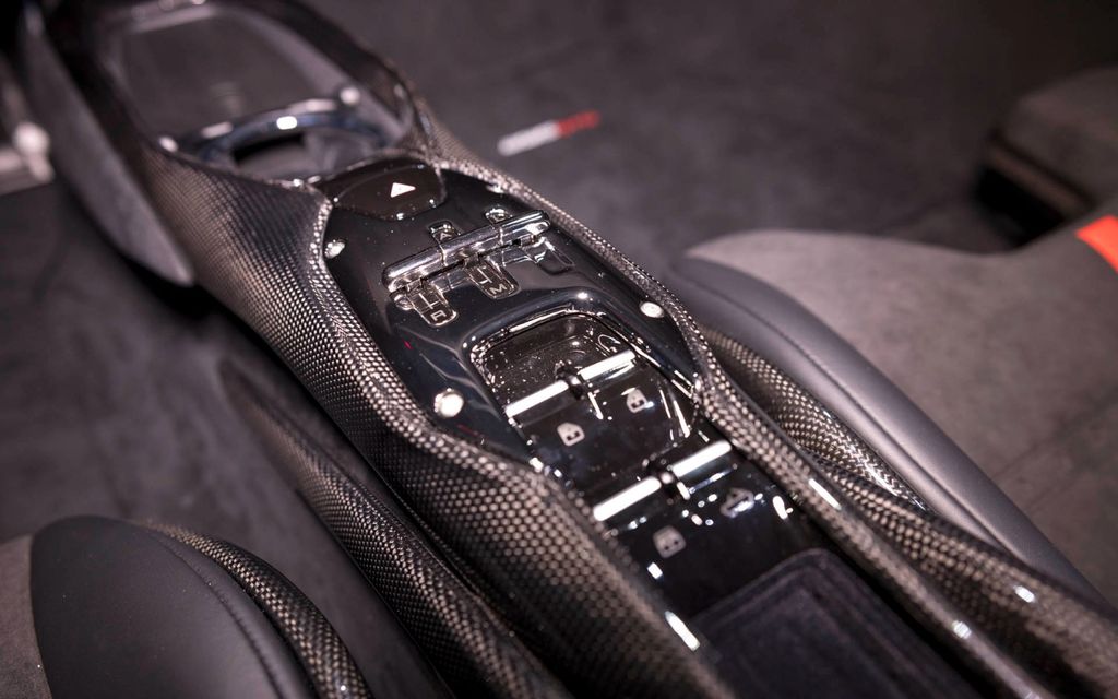 Ferrari 296 GTS 2023