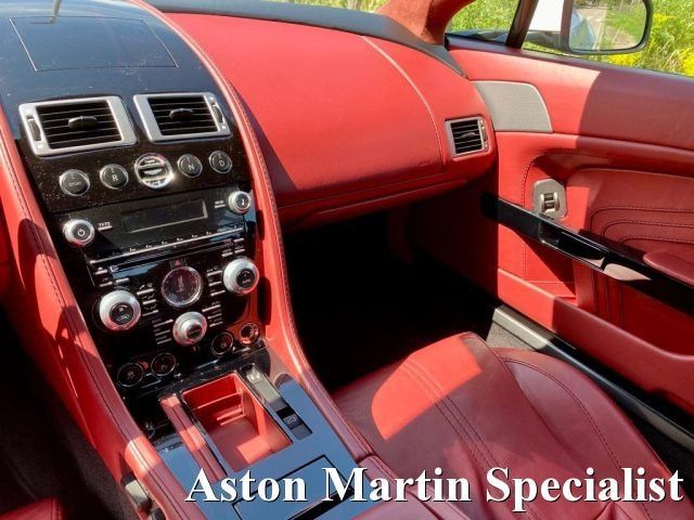 Aston Martin V8 Vantage 2013