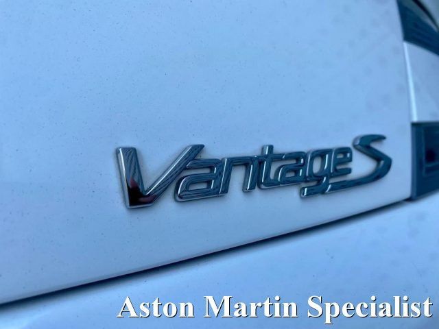 Aston Martin V8 Vantage 2013