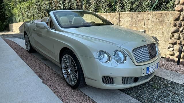 Bentley Continental GTC 2011