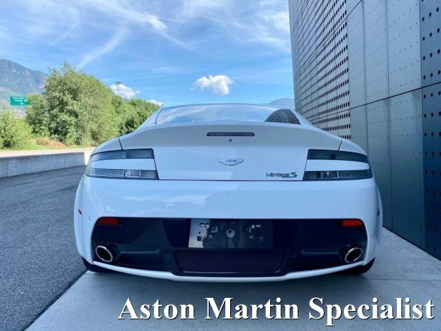 Aston Martin V8 Vantage 2013