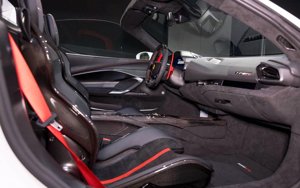 Ferrari 296 GTS 2023
