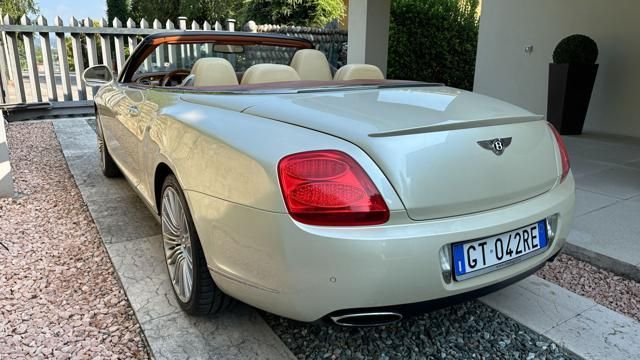 Bentley Continental GTC 2011
