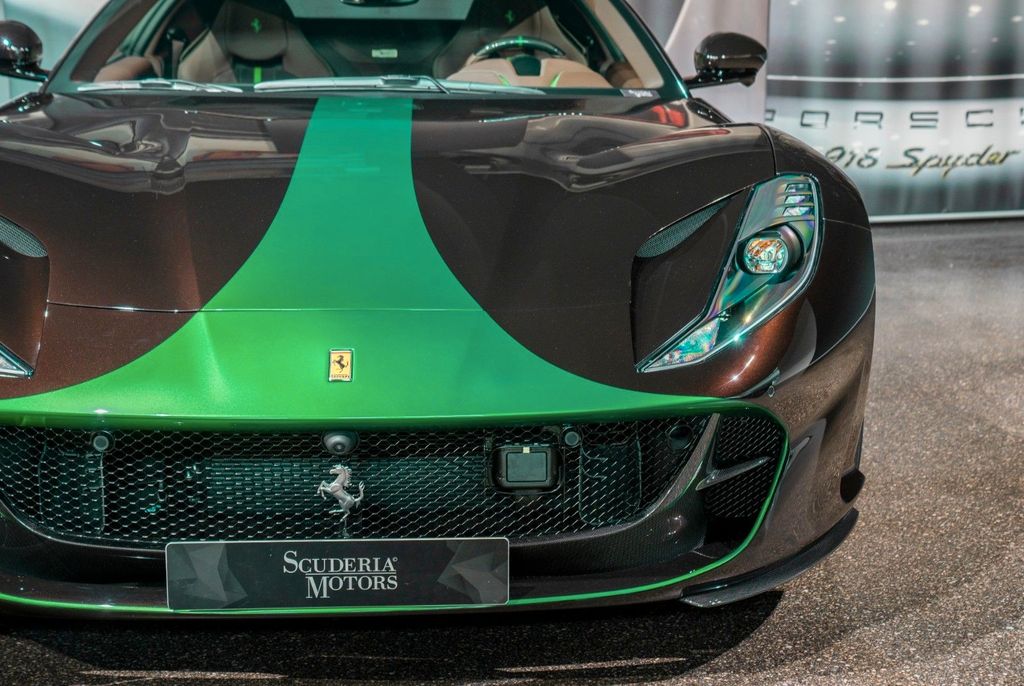 Ferrari 812 2022